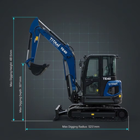 Mini-excavatrice compacte sur chenilles TITAN 4 tonnes avec moteur PLC, système hydraulique haute efficacité, godet de 0,11 m et chenilles télescopiques