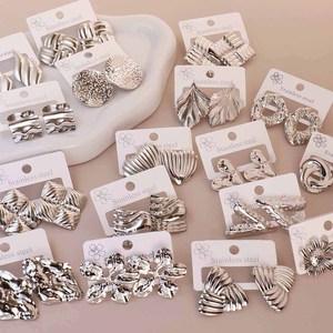 Orecchini a Perno Personalizzati in Acciaio Inossidabile Geometrici Irregolari Gioielli di Tendenza in Stile Punk Minimalista Lucido per Regali da Donna - Product Image 2