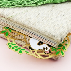 Adorable Panda esmalte marcapáginas accesorios de lectura únicos para amantes de los libros divertido Metal borla libro marcadores Idea de regalo - Product Image 3