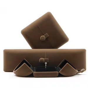 Boîte de présentation de bijoux de luxe pour femmes, carrée et semi-circulaire, pour bagues, avec logo personnalisable, en velours, pour la Saint-Valentin - Product Image 1