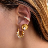 Dazan NOUVEAU Boucles d'oreilles en acier inoxydable plaqué or 18 carats, hypoallergéniques, avec perles d'imitation, étoiles, zircons et corail, style rococo
