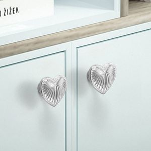 Tiradores de latón macizo con forma de corazón para armarios, cajones, gabinetes y clósets, de un solo orificio, perfil de corazón, herrajes para muebles - Product Image 4