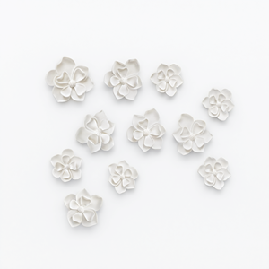 Arte Mural de Resina Blanca con Relieve Floral Personalizado para Sala de Estar y Decoración de Paredes - Product Image 2