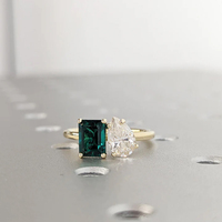 Elisa Wholesale captive avec ses bagues de fiançailles et de mariage en diamant moissanite VVS en or jaune massif 10K 14K 18K pour elle