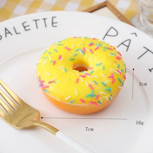 CHENXI Jouets à presser en PU de 7 cm en forme de beignets et pains, à récupération lente, décorations, jouets éducatifs pour enfants - Product Image 4