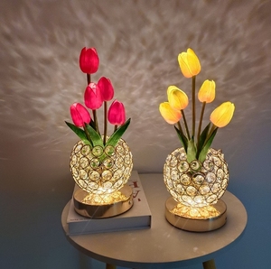 Nuevo regalo <span class=keywords><strong>de</strong></span> Navidad <span class=keywords><strong>flor</strong></span> <span class=keywords><strong>artificial</strong></span> luz <span class=keywords><strong>de</strong></span> noche LED PU tulipán <span class=keywords><strong>maceta</strong></span> Año Nuevo <span class=keywords><strong>flor</strong></span> atmósfera decoración lámpara <span class=keywords><strong>de</strong></span> mesa - Product Image 1