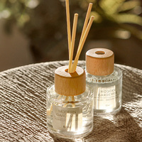 Vietnam Classique Aroma Reed Diffuseur Bouteille Clair Plat Rond Vide Bocal en Verre avec Bouchon en Bois 100ml 200ml Volumes pour Utilisation de Verres