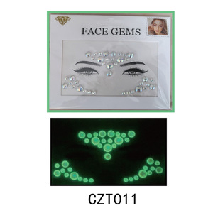Juego de 6 piezas de gemas faciales para mujer, que brillan en la oscuridad, joyas faciales temporales, pegatinas de tatuajes faciales y corporales, maquillaje para fiestas de verano - Product Image 4