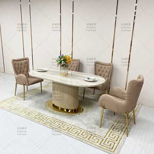 Elegante Set Tavolo da Pranzo Rettangolare Minimalista con Piano in Marmo Lucido e Base Dorata Convertibile - Product Image 2