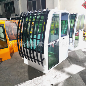 ห้องโดยสารรถเครนสีขาว พร้อมอุปกรณ์ป้องกันเพื่อการใช้งานเครนและการใช้งานรถวิศวกรรม - Product Image 3