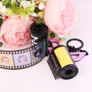 Porte-clés personnalisé en forme de bobine de <span class=keywords><strong>film</strong></span> de dessin animé mignon, imprimé avec technologie UV, porte-clés personnalisé - Product Image 1
