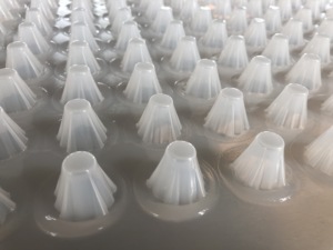 Panneau <span class=keywords><strong>de</strong></span> drainage en plastique <span class=keywords><strong>de</strong></span> 12 mm d'épaisseur avec tissu filtrant intégré pour <span class=keywords><strong>toit</strong></span> végétal et jardinière - Product Image 2