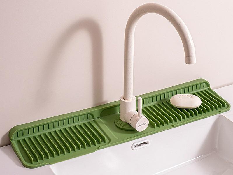 สีเขียว