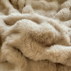 طقم أغطية سرير مكون من أربع قطع مخصص بالجملة، بسيط وصديق للبيئة، غطاء لحاف سميك عالي الوزن من فرو الأرانب - Product Image 4