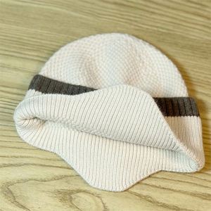 Gorro de Punto Cálido y Moderno para Hombre y Mujer, Protección para los Oídos, Ideal para el Frío, Combina con Todo, Pequeño, Colorido, Regalo Promocional - Product Image 3