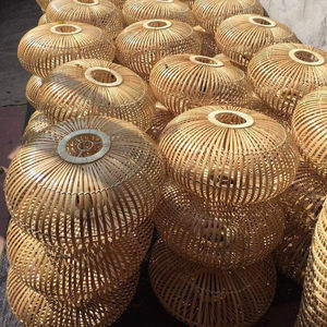 Lámpara de bambú de Vietnam hecha a mano, luz de bambú decorativa para restaurante, lámpara de ratán de nuevo diseño - Product Image 1