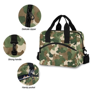 Sacs de la collection Aloha, design personnalisé imprimé camouflage, sac isotherme portable élégant en polyester - Product Image 5