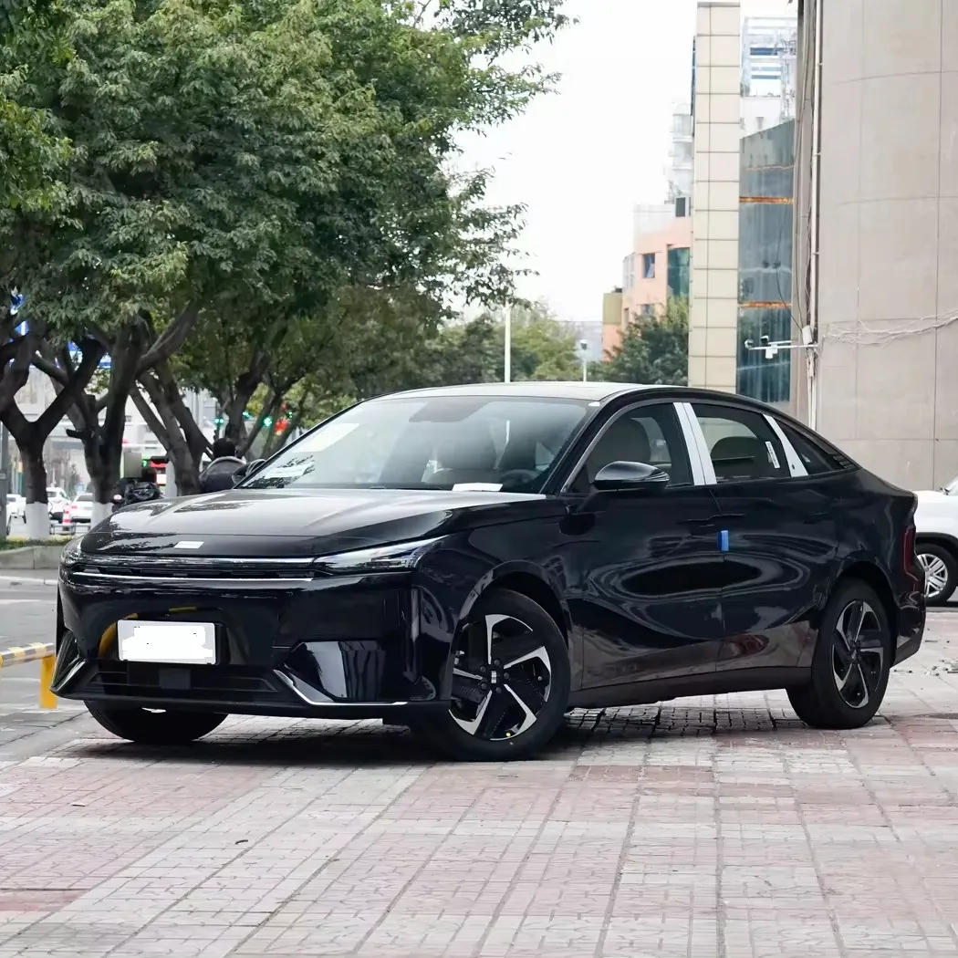 세단 하이브리드 자동차 Geely YinHe L6 2023 125km 플러스 좋은 품질과 저렴한 가격의 자동차