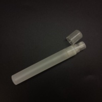 Flacon pulvérisateur portable léger en plastique dépoli de petite capacité, mini flacon de voyage rechargeable pour échantillon de parfum, atomiseur