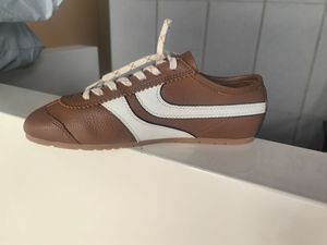 Baskets rétro pour femmes, nouveau style 2025, en cuir de veau souple, baskets décontractées et polyvalentes, blanches - Product Image 6