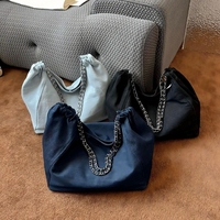 Sac à main classique en jean bleu grande taille pour femme, idéal pour les loisirs en extérieur, sac à bandoulière en denim, vente en gros, sac à main simple avec chaîne
