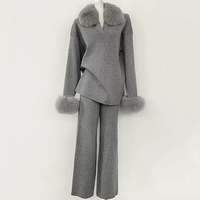 Nouvelle collection automne-hiver : Ensemble pull en maille ample haut de gamme avec col en vraie fourrure de renard et manches en fourrure, en cachemire tricoté pour femme