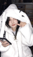 2025 femmes Harajuku lapin oreille manteau de fourrure mi-long en peluche peau de mouton veste avec bouton décoration pour l'automne et l'hiver