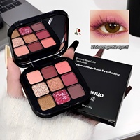 Palette de fards à paupières neuf couleurs, texture soyeuse et fine, illuminatrice, maquillage végétalien, hautement pigmentée
