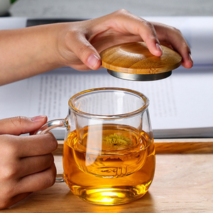 Tùy chỉnh bán buôn cao Borosilicate <span class=keywords><strong>Glass</strong></span> <span class=keywords><strong>Tea</strong></span> Cup thủy tinh với Infuser và nắp cho trà uống - Product Image 4