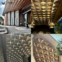 Panneaux de plafond en aluminium sur mesure, facettés en pyramide 3D, couleur or champagne, placage en aluminium revêtu de PVDF pour hall d'hôtel, restaurant