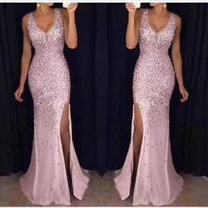 Vestido de Noche Largo de Lentejuelas Doradas con Escote Corazón y Abertura Alta, de Satén, para Fiesta de Mujer - Product Image 3