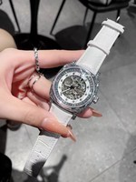 Montre-bracelet automatique mécanique de luxe pour femme, cadran squelette ajouré, boîtier en cristal et diamants, bracelet en cuir texture crocodile pour dames