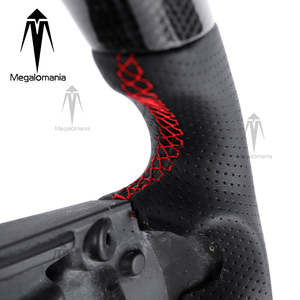 Volant sport personnalisable en fibre de carbone perforé avec LED Megalomania, compatible avec Jaguar XEL E-PACE XE XFL XJ F-TYPE XF F-PACE - Product Image 4