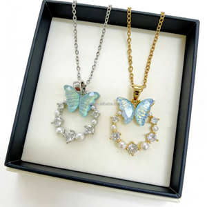 قلادة جديدة على الطراز الفرنسي بتصميم دائري مزين بالزهور والفراشات للنساء، لطيفة وحلوة، راقية، أنيقة، سلسلة ترقوة فاخرة خفيفة الوزن - Product Image 6