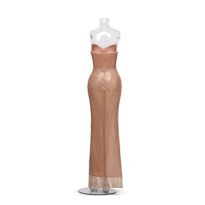 <span class=keywords><strong>Abito</strong></span> <span class=keywords><strong>Lungo</strong></span> in Rete Oro Champagne <span class=keywords><strong>con</strong></span> Drappeggio Strutturale e <span class=keywords><strong>Spacco</strong></span> Laterale Alto per un'Eleganza Moderna - Product Image 4