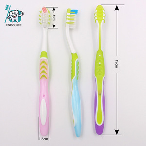 Cepillo de dientes manual con cerdas suaves y coloridas para el cuidado dental de adultos MC766 - Product Image 3