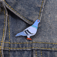 Épinglette en émail décorative en métal, motif colombe sauvage mignonne et plume bleu clair vif, accessoire de mode oiseau