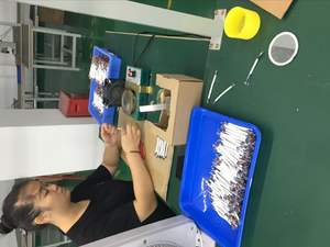 4 pines <span class=keywords><strong>LED</strong></span> <span class=keywords><strong>RGB</strong></span> cinta <span class=keywords><strong>conector</strong></span> 1 a 1, 2, 3, 4 5 macho Cable divisor de potencia de 4pin aguja Mujer cable de <span class=keywords><strong>conector</strong></span> <span class=keywords><strong>RGB</strong></span> pa - Product Image 3