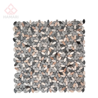 Mosaïque florale artistique en marbre avec accents métalliques pour hall d'entrée et mur de douche, OEM en stock