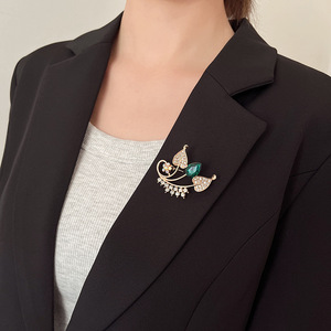 Broches de Flores de Última Moda 2026, Broches Delicados de Hojas para Niños, Broches de Metal con Pedrería Personalizados para Compromiso y Boda - Product Image 5