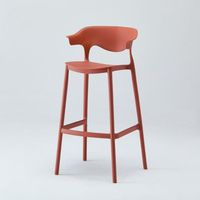 Tabourets de bar hauts en plastique coloré empilables de haute qualité pour cuisine et café