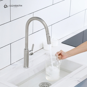 Robinet de cuisine de luxe moderne flexible à douchette extractible en céramique, monotrou, en acier inoxydable 304 doré - Product Image 3