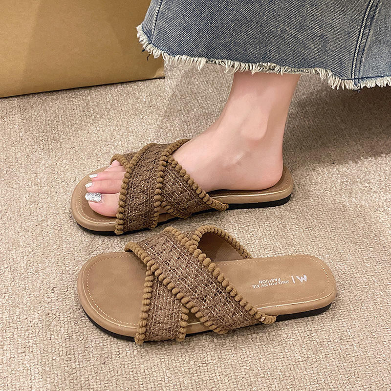 สีน้ำตาล