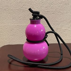 Nouveauté Bouteille d'eau portable en forme de <span class=keywords><strong>gourde</strong></span>, capacité de 700ml, lavable à la main, porte ovale multicolore en PVC avec couvercle de boisson à la mode - Product Image 6