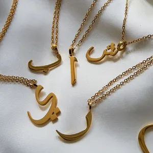 Collana con lettera araba vendite calde scegli la tua collana con ciondolo lettera iniziale collana di gioielli alla moda personalizzata all'ingrosso per le donne