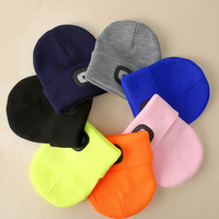 Gorro de Punto Cálido con Pantalla LED de Color Sólido y Luz Jacquard, Alimentado por Batería, Desmontable y Lavable para Ciclismo Nocturno al Aire Libre