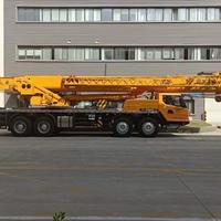Mobiler Kosteneffektiver LKW-Kran QY80K5D 80 Tonnen Nennlast Mit 5-Teiligem Hauptausleger für Materialhebung