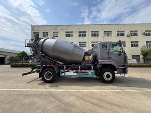 Camion malaxeur à <span class=keywords><strong>béton</strong></span> Hubei HOWO pour le transport d'hydrocarbures sur longue distance, moteur 9.726L, livré avec rapport de test mécanique - Product Image 2