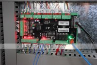 Routeur CNC Syntec personnalisé 1325-MS10 avec table à vide, CCD, couteau vibrant, moteur, roulement et pompe pour le traitement de suivi de bord