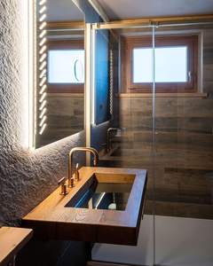 Mueble de baño impermeable moderno 2025, <span class=keywords><strong>fondo</strong></span> de vidrio transparente, tablero de piedra sinterizada suspendida, combinación de <span class=keywords><strong>lavabo</strong></span> de cobre - Product Image 2